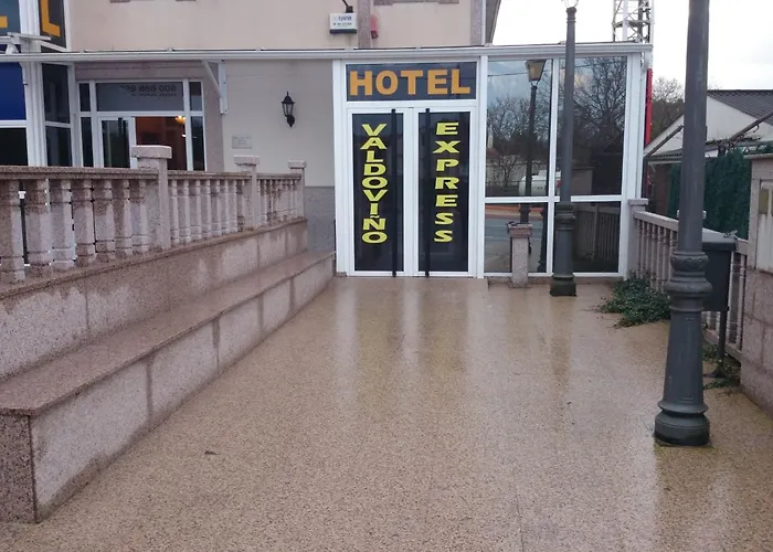 מלון Hotel Valdovino 2*